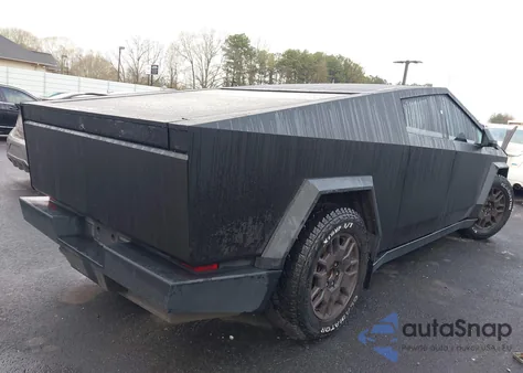 2024 Tesla Cybertruck All-Wheel Drive from USA, damaged, VIN 7G2CEHEDXRA000654